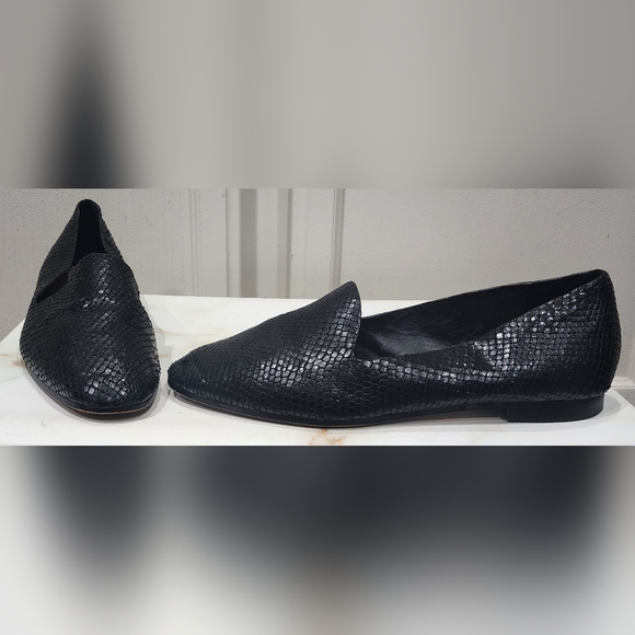 Massimo Dutti Shoes - Massimo Dutti Black Leather Reptile Loafers / Flats Size 9